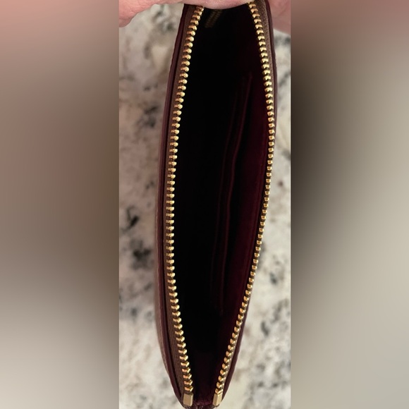 NWT… 🦖 🎲 🍓Coach Corner Zip Wristlet in Signature Canvas with Sticker Print - Picture 3 of 6